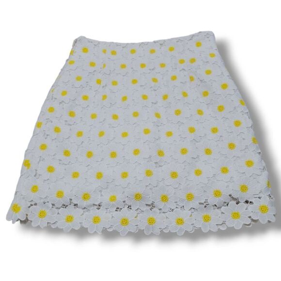 Floral Embroidered Skirt Size 6 W28"in Waist A-Line Skirt Daisies Made In Spain - Picture 3 of 7